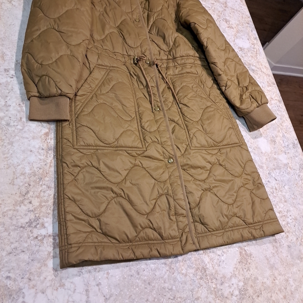 GAP Women's XS Upcycled Puffer Coat Amber Green Water Resistant Excellent Condit - Picture 2 of 9